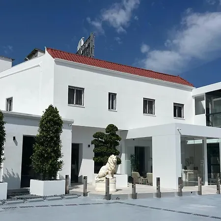 Don Leone Hotel 3*